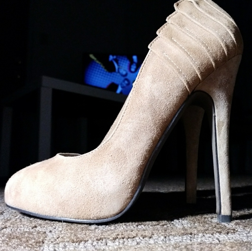 Aldo tan suede heels